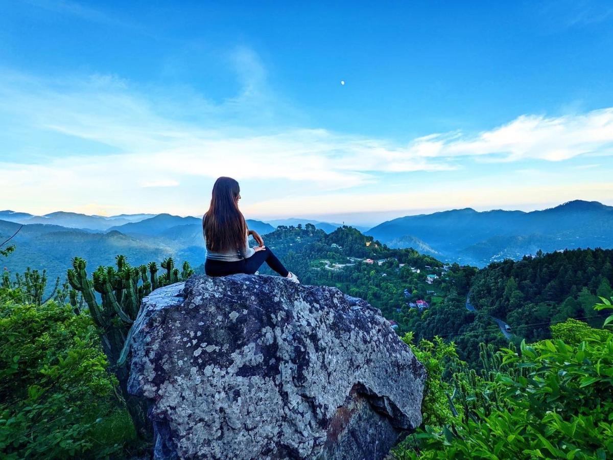 Blue Book At Gethia, Nainital Hotel ภายนอก รูปภาพ