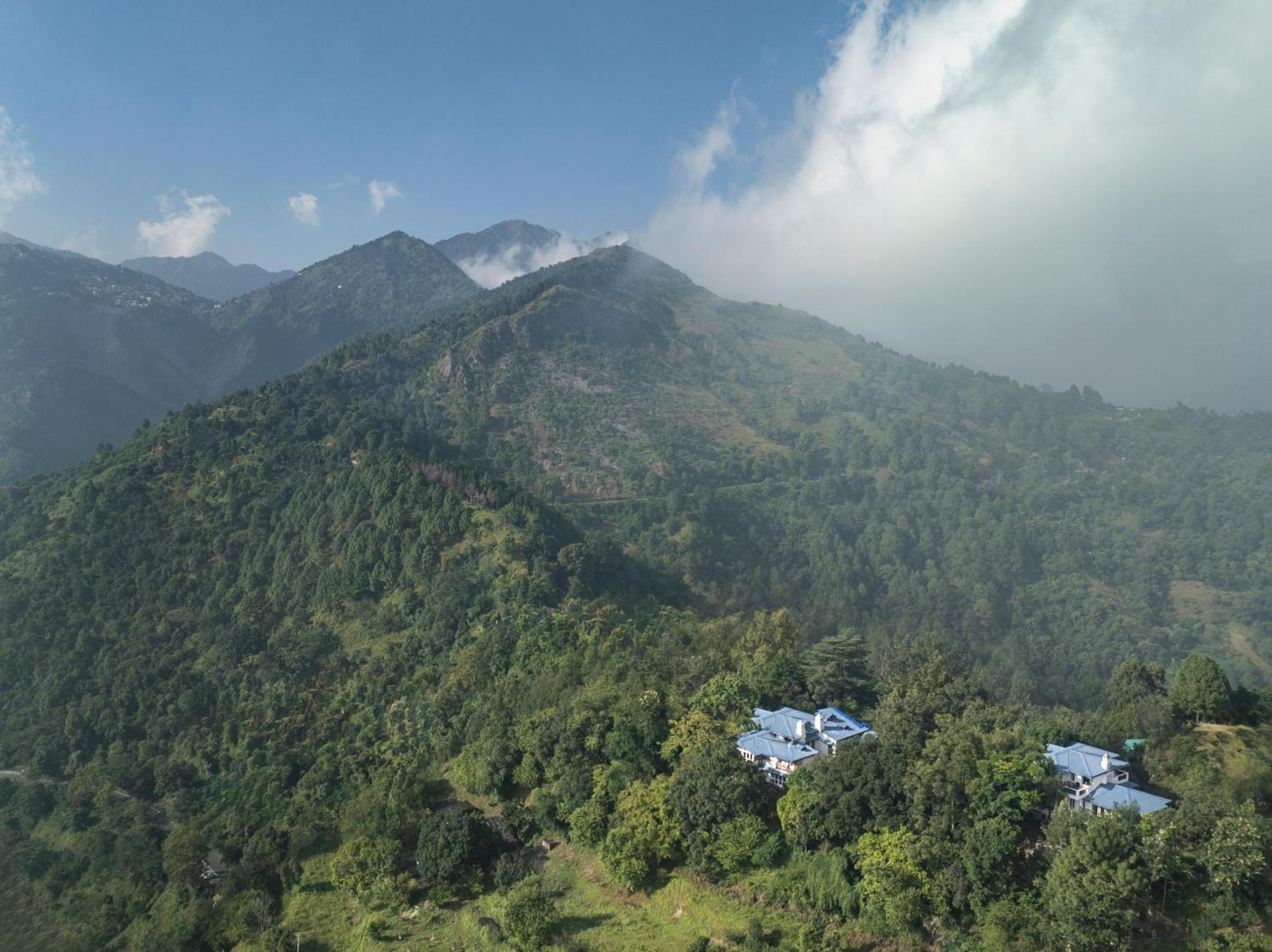 Blue Book At Gethia, Nainital Hotel ภายนอก รูปภาพ