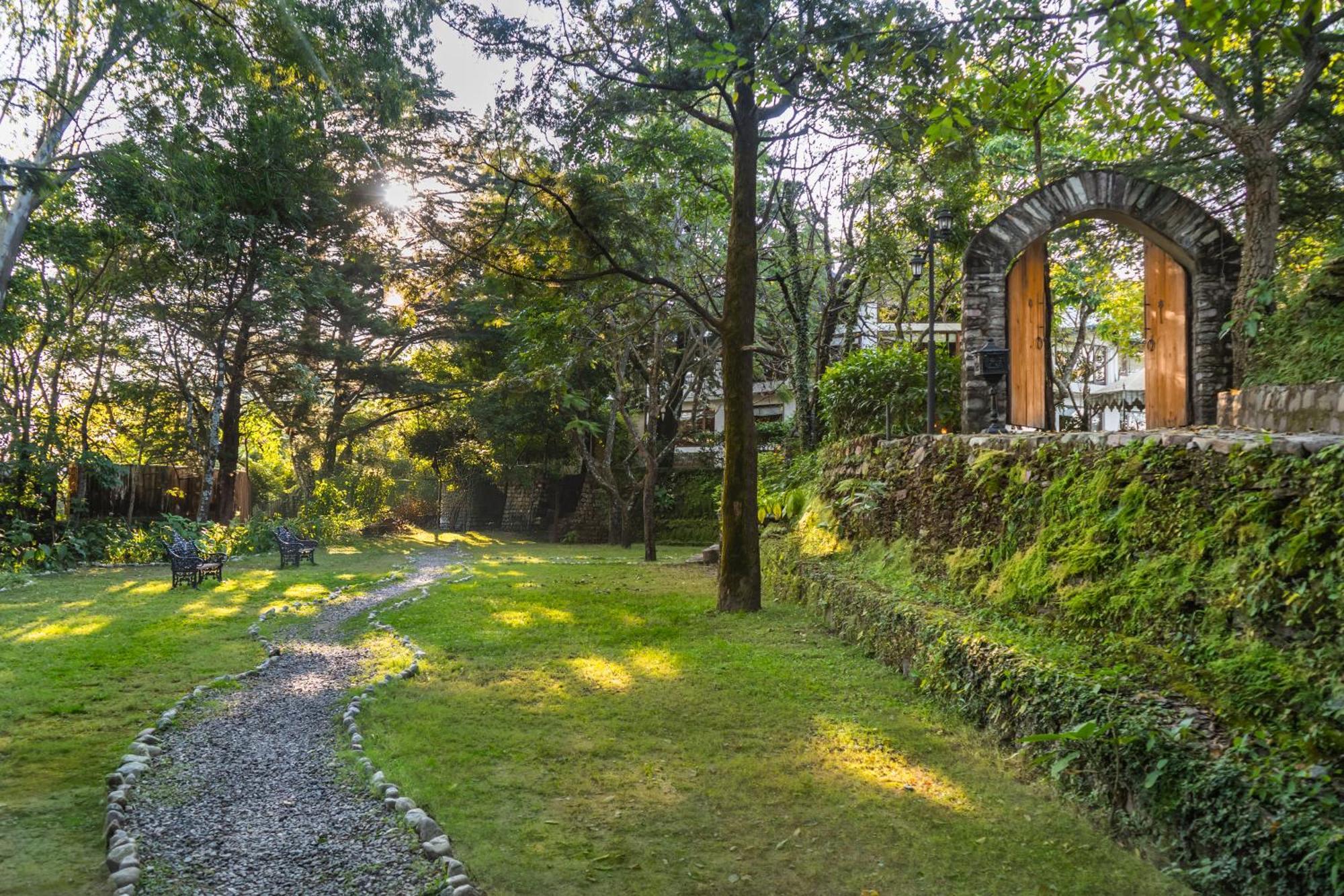 Blue Book At Gethia, Nainital Hotel ภายนอก รูปภาพ